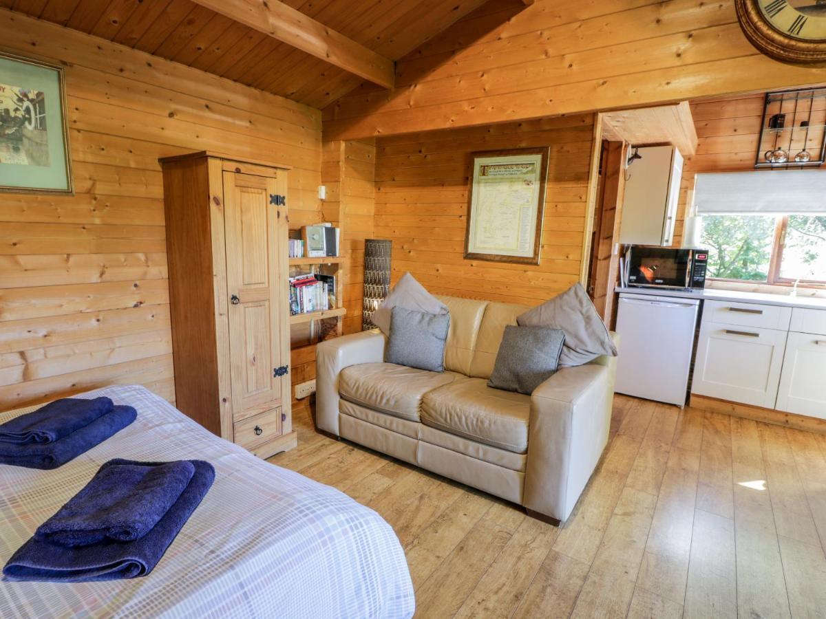 The Log Cabin Kilmore  Exterior photo